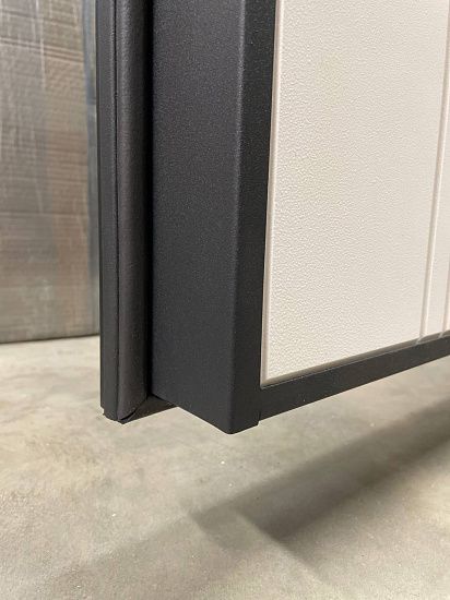 Входная дверь  