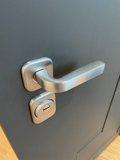 Входная дверь  